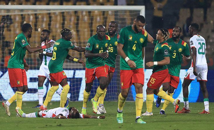 赛后南看台 赛后南看台